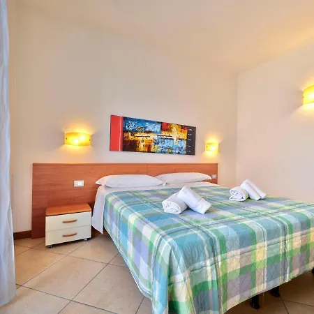 Apartmentsgarda - Canevini Torri Del Benaco