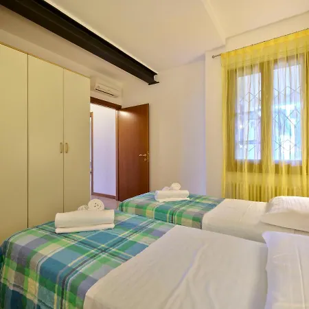 Apartmentsgarda - Canevini Apartment Torri Del Benaco
