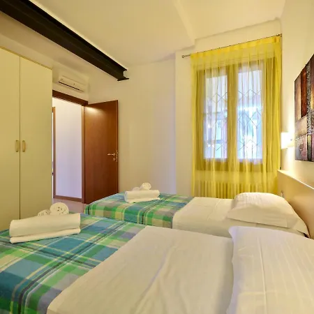 Apartment Apartmentsgarda - Canevini Torri Del Benaco
